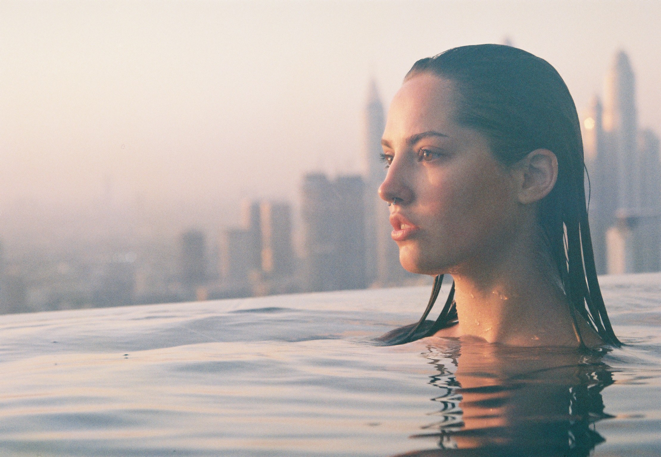 Dubai pool portrait by Jakub Vrba
